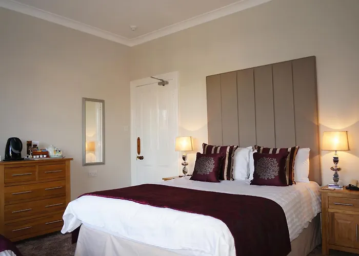The Lawn Guest House Gatwick