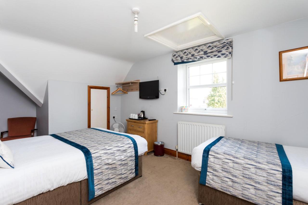 The Lawn Gatwick Гостевой дом 4*