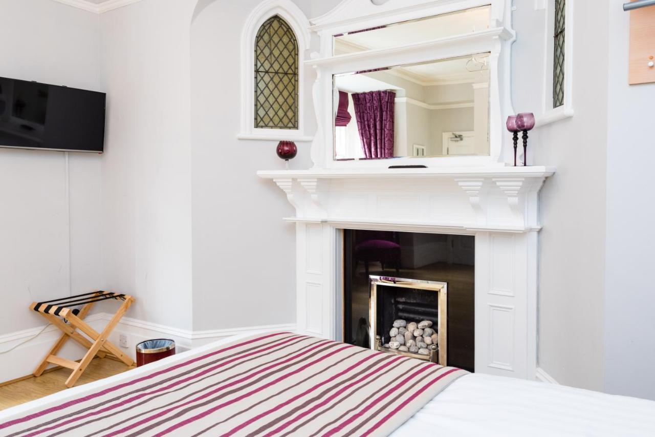 The Lawn Gatwick 4* Horley