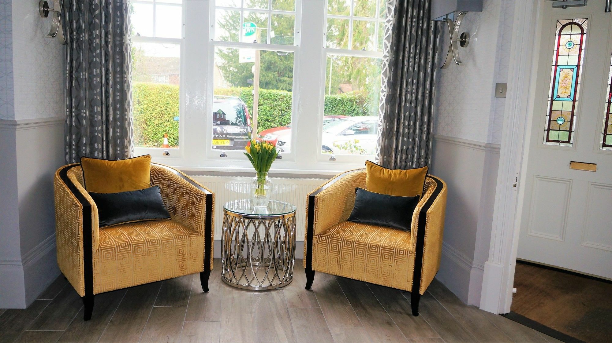 The Lawn Gatwick 4* Хорли