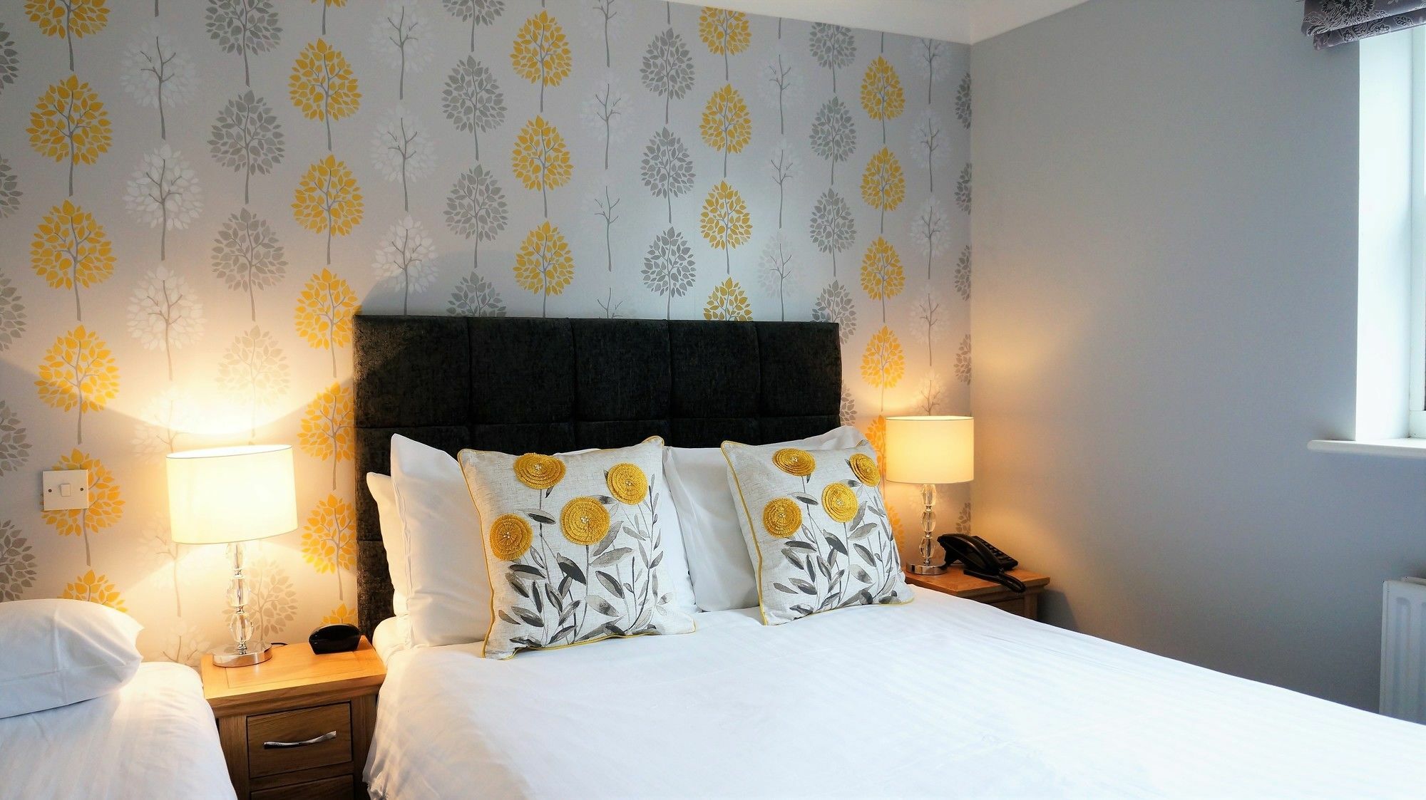The Lawn Gatwick Гостевой дом 4*